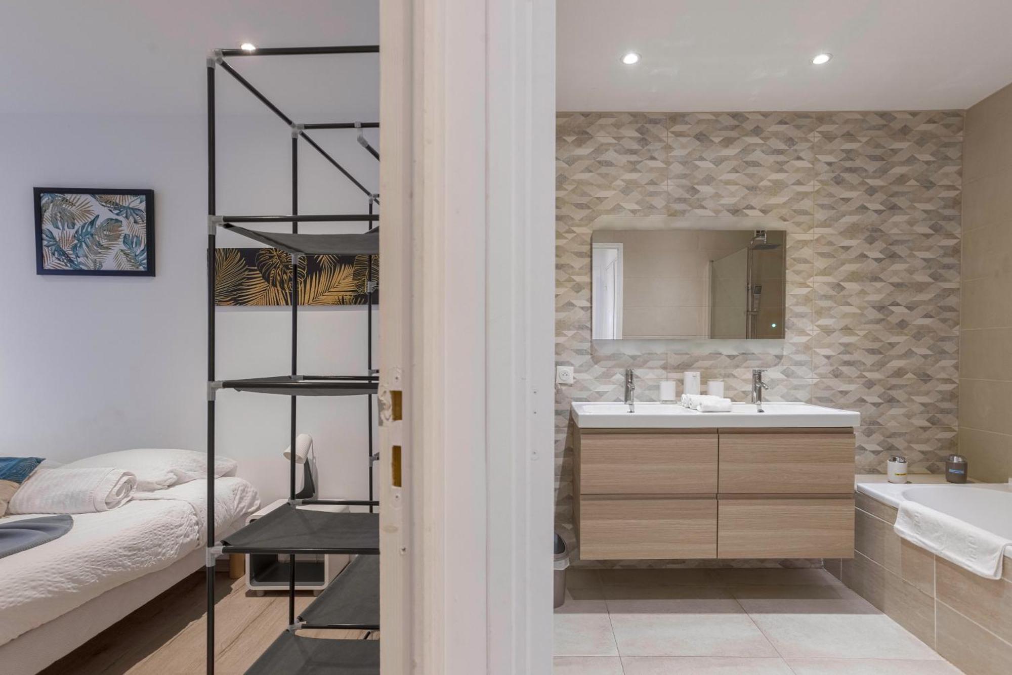 "Casa Nonna" - 16 Mn A Pied Du Palais, Parking Prive, Clim, Ascenseur Lägenhet Cannes Exteriör bild